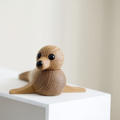 Baby seal figure